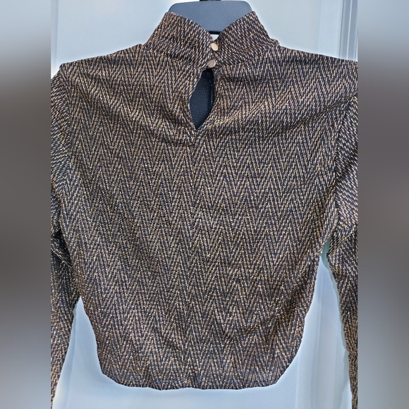NWT Womens Forever 21 Black and Gold metallic Long Sleeve Knit Top - Picture 8 of 10